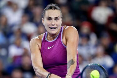 Aryna Sabalenka donne des conseils à Coco Gauff après s'être effondrée lors de la défaite de l'Open de Wuhan