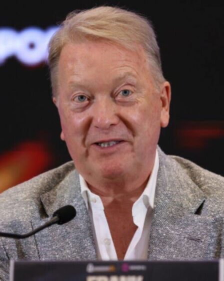 Frank Warren fustige les drag queens de la télévision et s'en prend sévèrement aux boxeurs trans