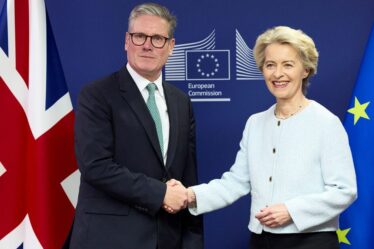 L'UE effrontée demande de toute urgence à Keir Starmer de « faire venir 30 000 migrants au Royaume-Uni »