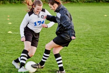 La Fédération de football supprime le droit des femmes de demander si elles jouent avec des hommes