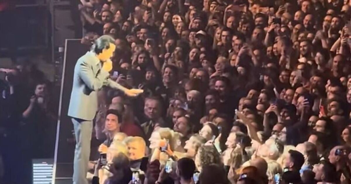 La légende du rock envoie un message grossier aux fans concernant une habitude ennuyeuse lors d'un concert