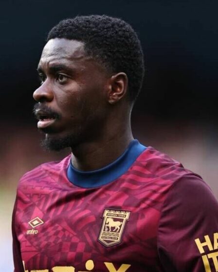 L'ancienne star de Man Utd a presque perdu son pouce dans un accident anormal alors qu'elle était en poste en Premier League