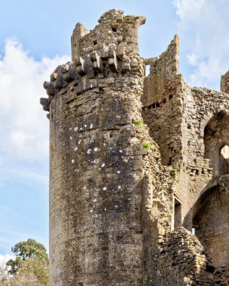 Le village britannique appelé le « plus joli » d'Angleterre avec son château médiéval et son pub traditionnel