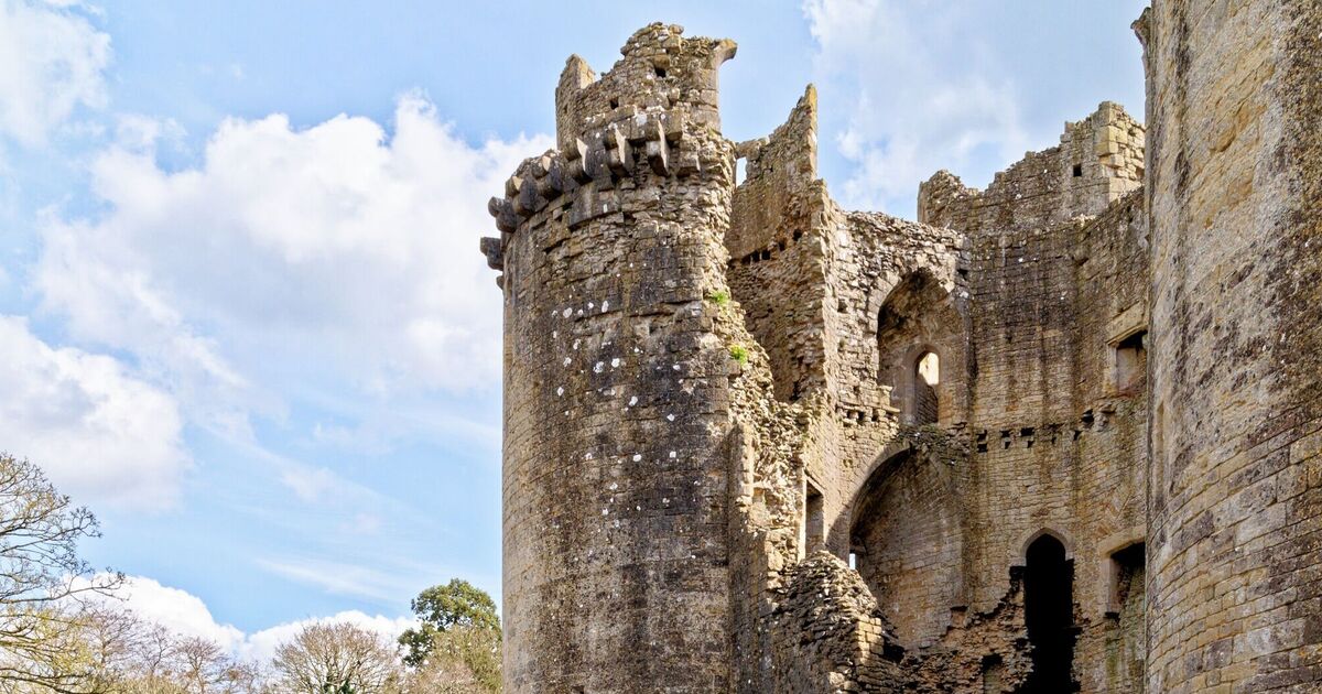 Le village britannique appelé le « plus joli » d'Angleterre avec son château médiéval et son pub traditionnel