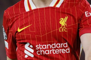 Liverpool apporte des modifications au maillot rouge à domicile pour le choc de Chelsea en Premier League