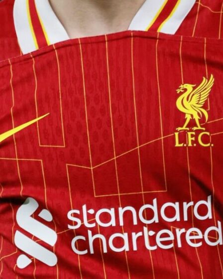Liverpool apporte des modifications au maillot rouge à domicile pour le choc de Chelsea en Premier League