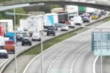 Trafic M6 EN DIRECT : chaos sur une grande autoroute britannique après un accident de camion provoquant des retards de 90 minutes