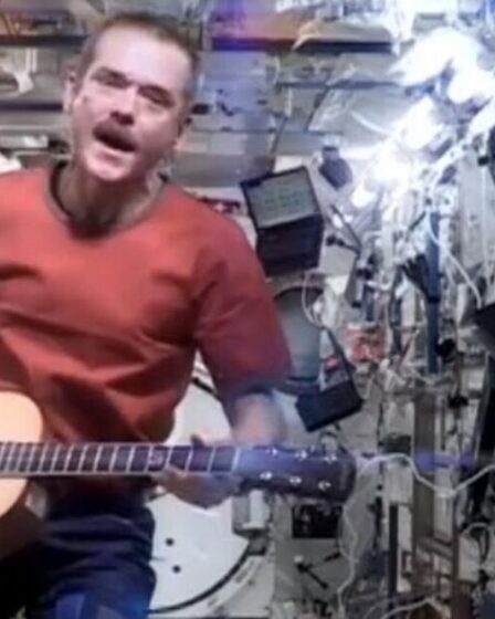 Chris Hadfield partage l'histoire de la performance emblématique de Space Oddity sur l'ISS