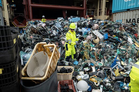 Déchets collectés sur le site flottant de déchets océaniques