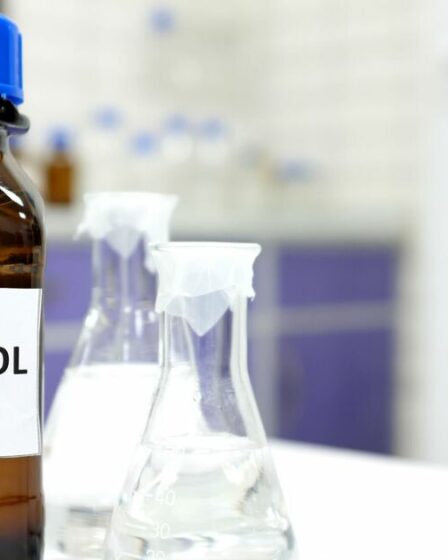 Qu'est-ce que le méthanol et que s'est-il passé lors des empoisonnements au Laos ?