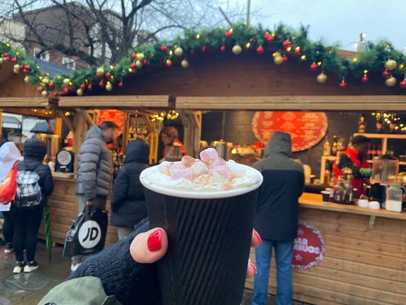 un chocolat chaud au marché de Noël de Chester