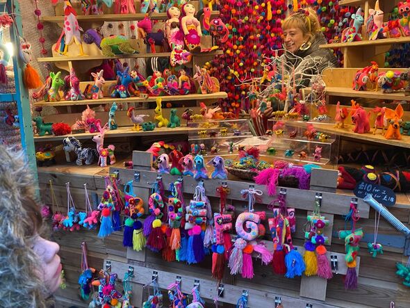 Un stand de cadeaux au marché de Noël de Chester