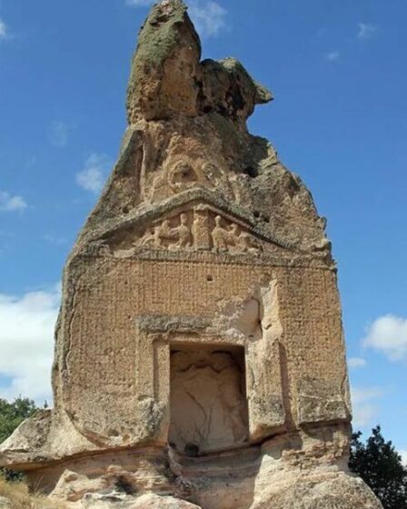 Des archéologues résolvent un mystère ancien après avoir décodé un texte vieux de 2 600 ans en Turquie