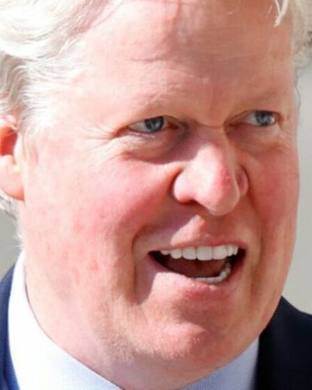 Earl Spencer publie une déclaration alors que les inondations d'horreur déchirent le mur de briques et causent des dégâts