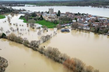 La Grande-Bretagne mise en veille face à des inondations meurtrières comme celles de Valence