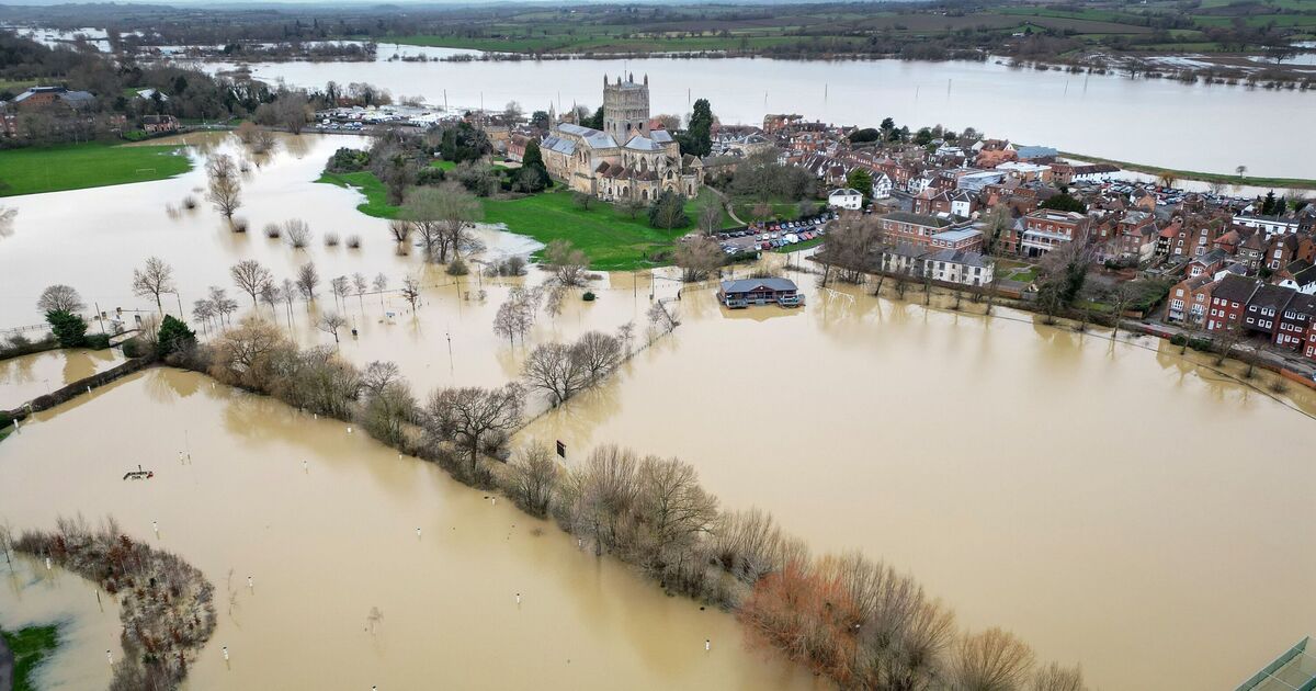 La Grande-Bretagne mise en veille face à des inondations meurtrières comme celles de Valence