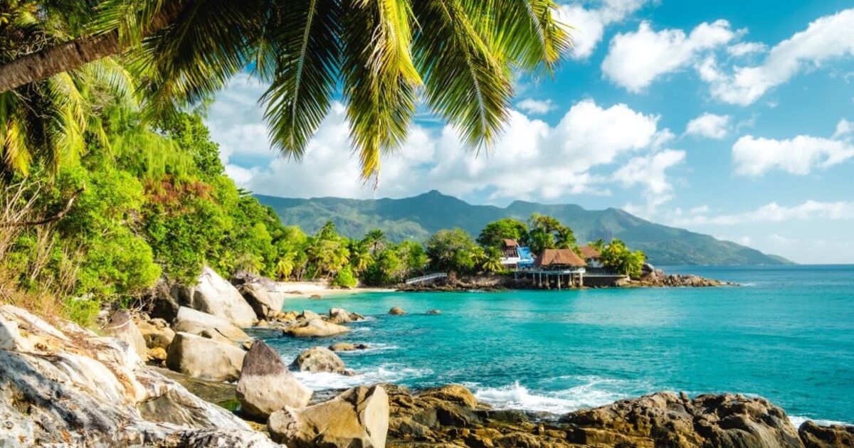 La magnifique île aux plages de sable blanc où les membres de la famille royale et les célébrités passent leur lune de miel