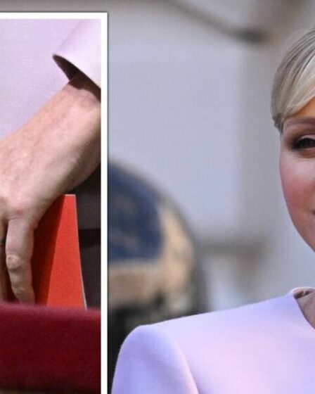 La princesse Charlene fait tourner les têtes en lilas alors qu'elle enfile une bague de fiançailles rarement vue de 54 000 £