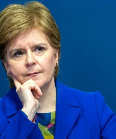 La querelle sur l’évasion fiscale de Nicola Sturgeon s’intensifie alors que le SNP « hypocrite » est critiqué