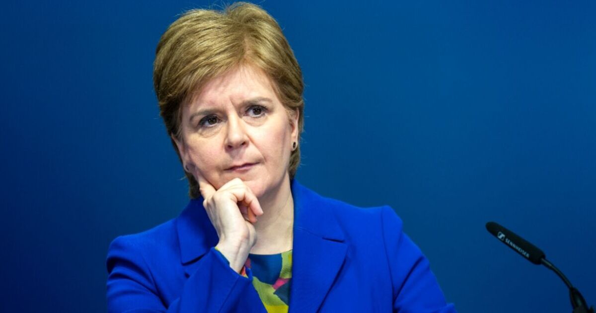 La querelle sur l’évasion fiscale de Nicola Sturgeon s’intensifie alors que le SNP « hypocrite » est critiqué