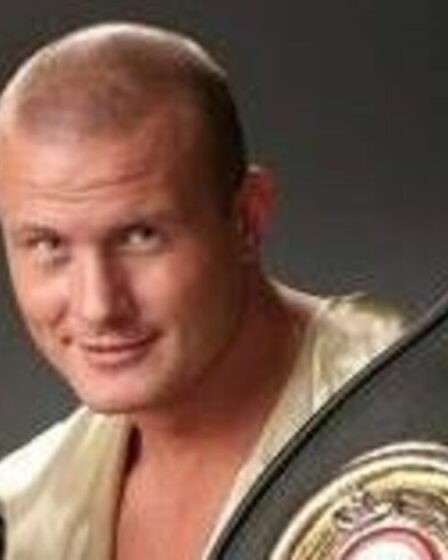 L'ancien champion du monde de boxe Viatcheslav Ouzelkov est décédé à l'âge de 45 ans après une opération cardiaque