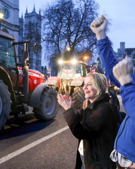 Les agriculteurs préparent une action « militante » contre la taxe sur les tracteurs qui menace de détruire la Grande-Bretagne rurale