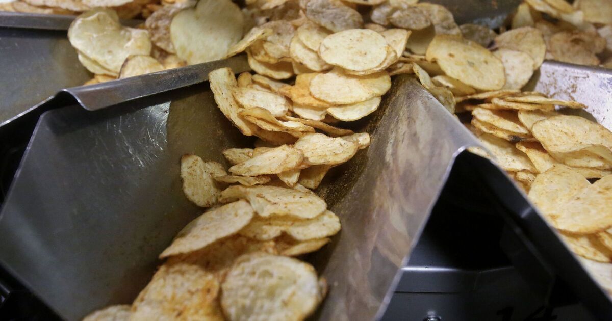 Les retraités de l'État sont invités à utiliser des paquets de chips pour remplacer le paiement de 300 £ pour le carburant d'hiver