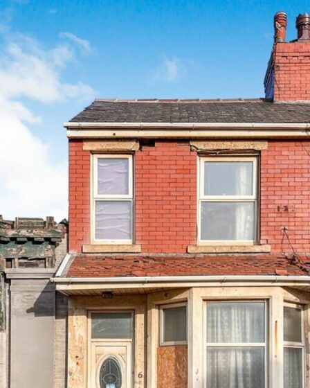 Maison avec terrasse à trois lits à Blackpool pour 12 000 £ mais pour un coût