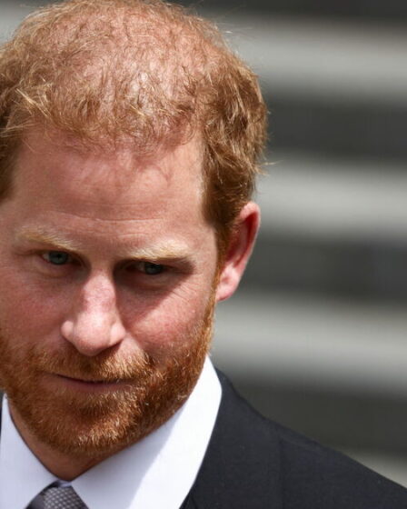 Moment Gabor Mate admet « regretter » d'avoir accepté d'interviewer le prince Harry