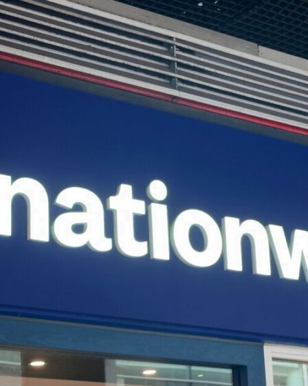 Nationwide émet un avertissement de limite de 2 400 £ aux clients
