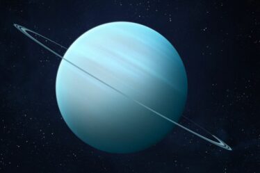 Percée de la NASA alors que des experts stupéfaits découvrent qu'il pourrait y avoir de la vie sur les lunes d'Uranus