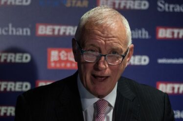 Révélation surprenante de Barry Hearn sur les revenus : « Je n'ai pas touché de salaire depuis 17 ans »