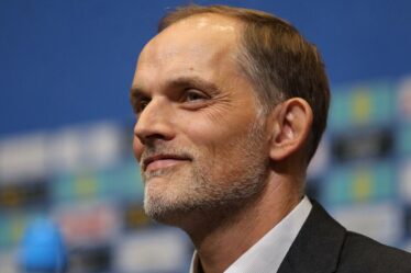 Thomas Tuchel porte un coup dur à Chelsea avant de reprendre le poste en Angleterre alors que la période de 18 ans « se termine »