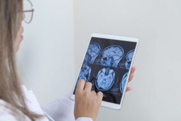 Un médicament contre la maladie d'Alzheimer qui change la vie est approuvé pour une utilisation dans l'UE pour réduire le déclin cognitif