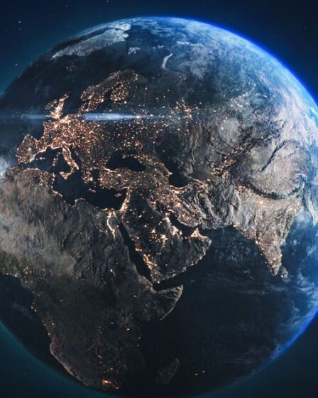 Un scientifique « préoccupé et surpris » après que la planète Terre ait « été inclinée de 31,5 pouces »