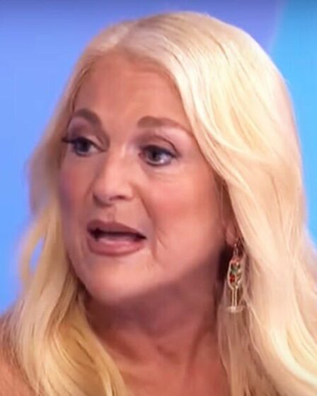 Vanessa Feltz dit que les hommes « ne sont plus envisageables au-delà de 55 ans » et pourquoi les jeunes célibataires sont supérieurs