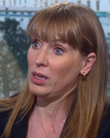 Angela Rayner s'est emportée sur les projets en faveur des droits des travailleurs lors d'une interview maladroite de la BBC