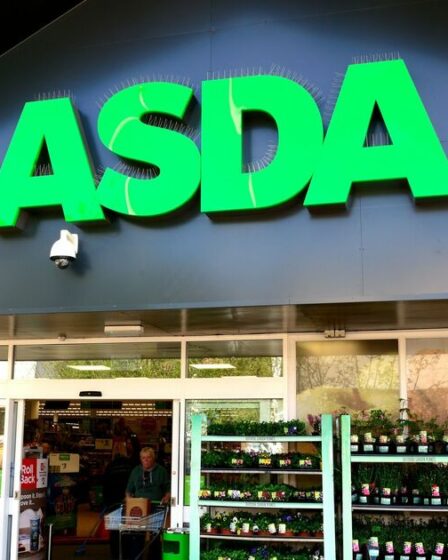 Asda ramène la « règle » de 1 £ pour toute personne âgée de 60 ans ou plus