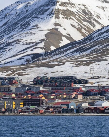 "J'ai visité la ville la plus septentrionale du monde – une loi étonnante m'a époustouflé"