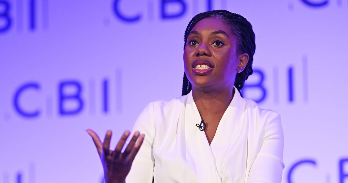 Kemi Badenoch fustige le Parti travailliste pour avoir « effondré l'économie » alors que le Royaume-Uni se met en alerte à la récession