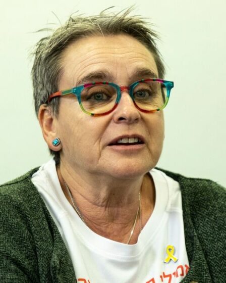 La mère dévastée du dernier otage britannique parle de ses craintes d'être violée et assassinée