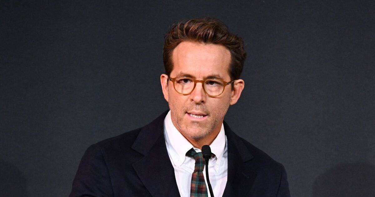 Le copropriétaire de Wrexham, Ryan Reynolds, « en pourparlers pour déplacer le club dans une nouvelle ville » après un investissement de 11,8 millions de livres sterling