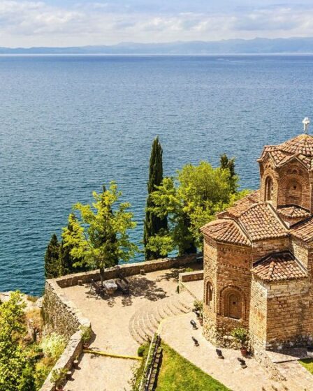 Le joyau caché européen plus petit que la Grèce mais tout aussi beau et sans touristes