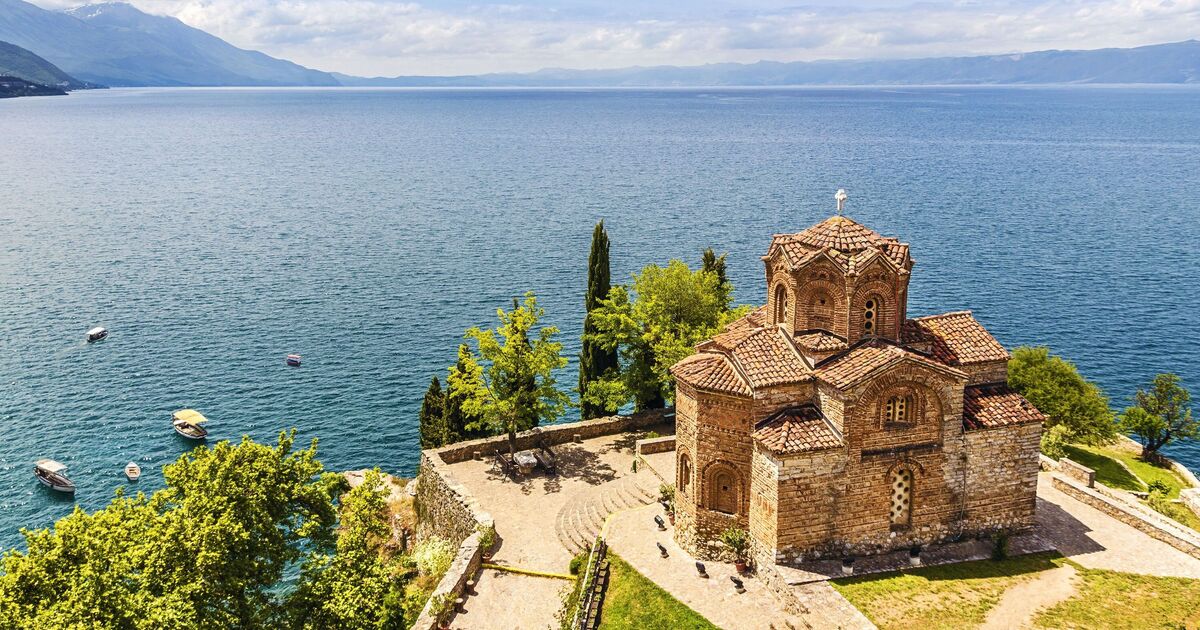 Le joyau caché européen plus petit que la Grèce mais tout aussi beau et sans touristes