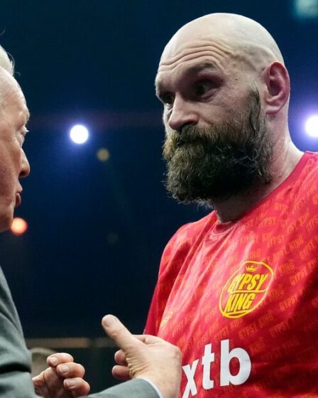 Lennox Lewis organise une interview alors que Frank Warren est en colère contre la décision de Tyson Fury