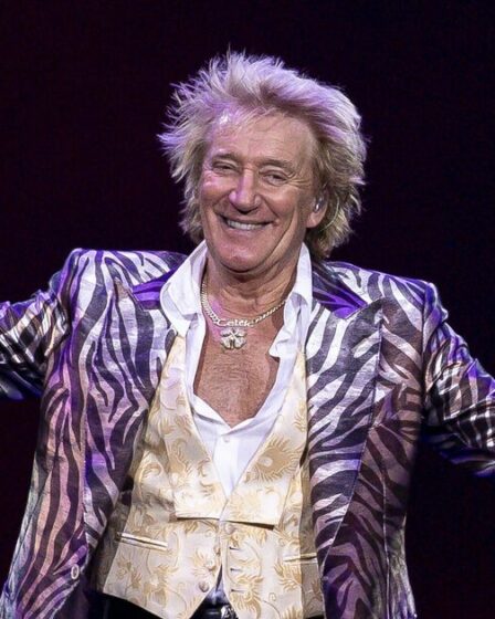 Les projets surprises de Sir Rod Stewart pour Glastonbury 2025 « révélés » alors qu'il fait la une à 80 ans