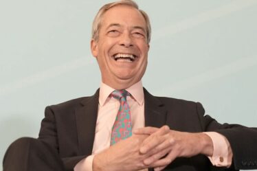 Pourquoi Nigel Farage fait toujours peur à Keir Starmer alors qu'il n'a que cinq députés