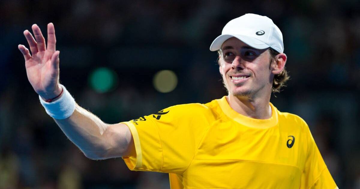 Alex de Minaur dit au public pourquoi il est « malade et fatigué » à la United Cup