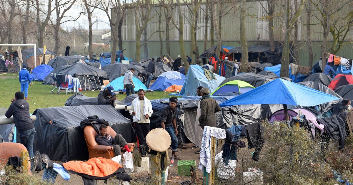 De nouveaux chiffres choquants montrent combien de migrants arrivent au Royaume-Uni à bord de petits bateaux