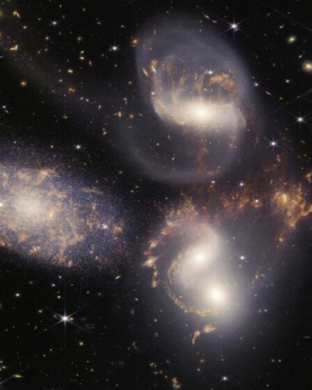 Énorme percée de la NASA alors que les explorateurs découvrent 44 étoiles dans une galaxie lointaine